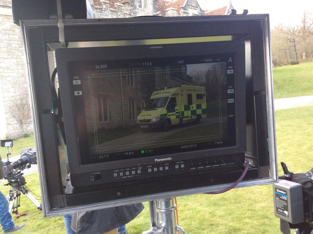 devon_cornwall1's tweet image. Do you need to hire an ambulance? #filming #location #drama #ambulancehire #docmartin #delicious #Cornwall #cornwallfilmimg @cornwallfilming
