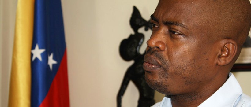 Llega a #Cuba🇨🇺 el representante de #Haití🇭🇹, <a href="/leslydavid222/">Lesly David</a>, para participar en la XVI reunión del Consejo Político del ALBA - TCP│<a href="/ALBATCP_Cuba/">Alba-TCP | Cuba</a>