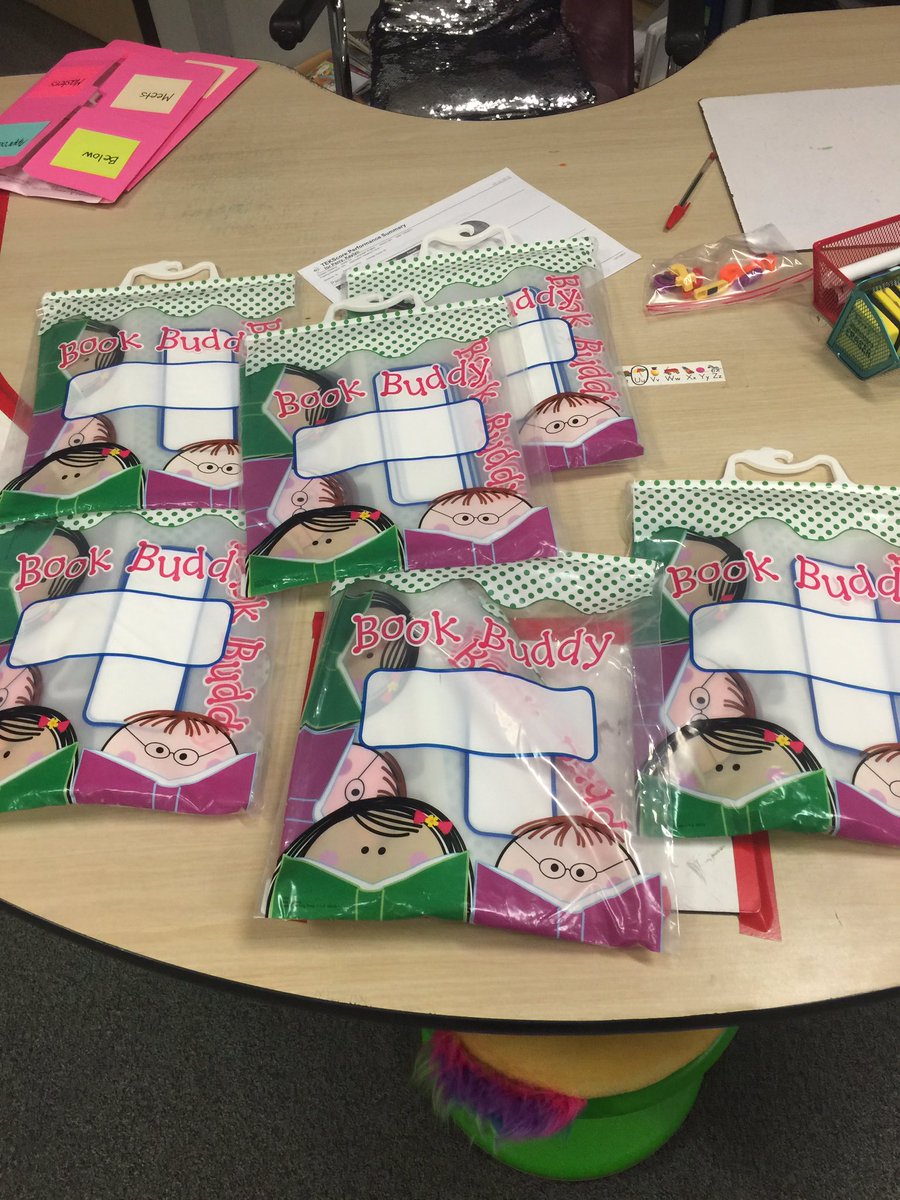 mrsjones_2nd's tweet photo. Thankful for my mentor!I told her I wanted some book bags for my kids and then she gave me this!All 40 students will have their own book bag https://t.co/V8n686urHs