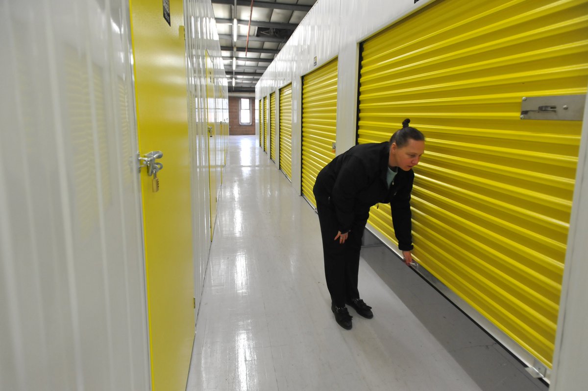 StorageworldUK's tweet photo. Sometimes storage is only needed short term. Luckily you only have to sign a two week contract with us! Head to our website and see how much space you need for your length of stay 👉🏼 https://t.co/tVV31InrLh
#StorageUK #SelfStorage https://t.co/cNHB0DfAuA