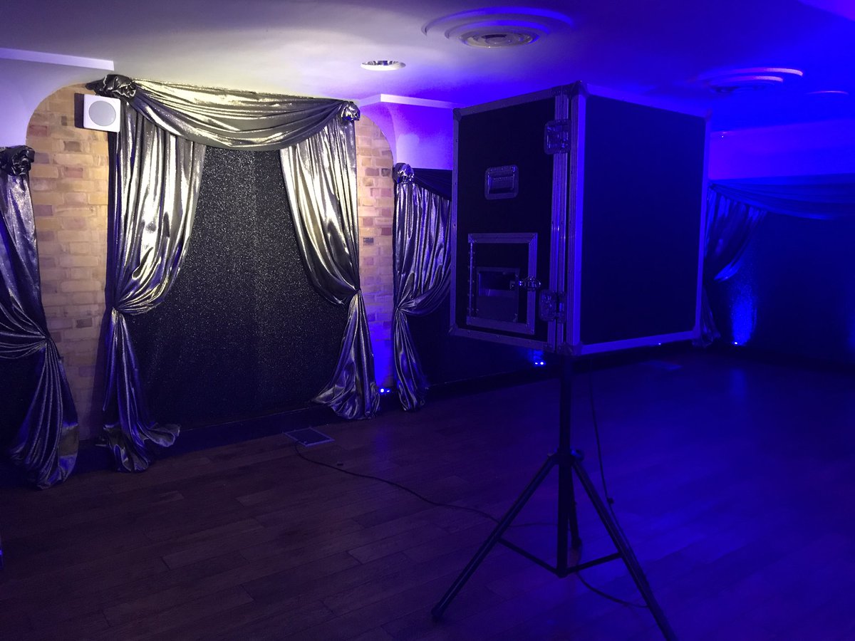 Tonight we are <a href="/theBreweryVenue/">the Brewery</a> in #London with <a href="/vividminds/">Vivid Minds</a> #photobooth #christmasphotobooth #londonevents