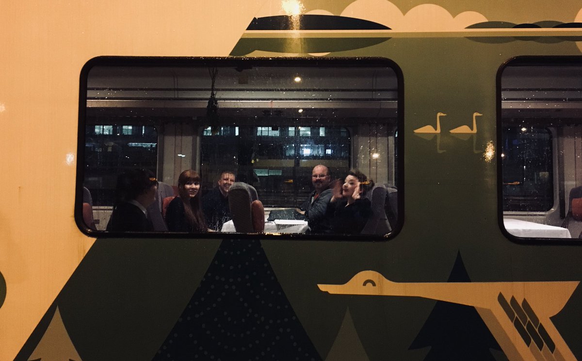 JuuliaPiirainen's tweet photo. Sinne se #escapetrain pelaajineen lähti. Jännittävää! Seikkailua voi seurata livenä: https://t.co/gr2588pibn https://t.co/ksMHxBTx1Z