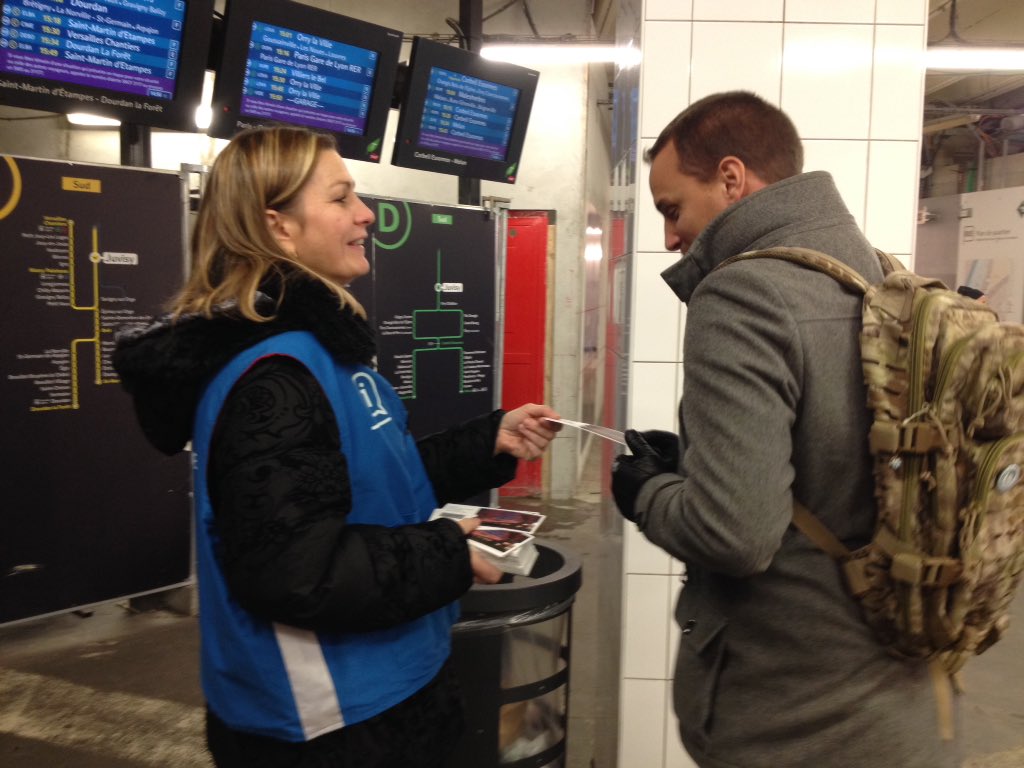 mariesenave's tweet photo. Aujourd'hui à Juvisy, @RERC_SNCF offrait une chance de gagner des places ciné pour#lorientexpress @GroupeSNCF partenaire #fox https://t.co/wFZiDEBq8F