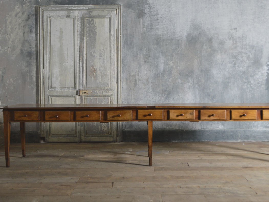 FrenchLoft's tweet photo. Large dining table now on our website. 18th Century Convent table. Not just for #Christmas #diningtable #interior #interiordesign #frenchantique #antiquefurniture #largetable #Interiors #decor #frenchloftarundel https://t.co/pfRRLXr2UR