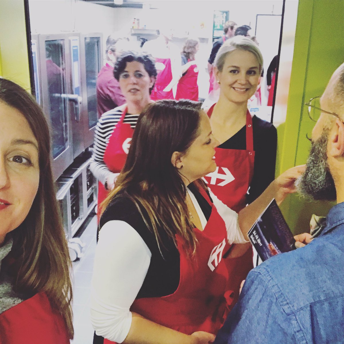 cieletta's tweet photo. Team-Guetzle #sbbcffffs ✨ #sbbconnect https://t.co/klBTE0ViIX