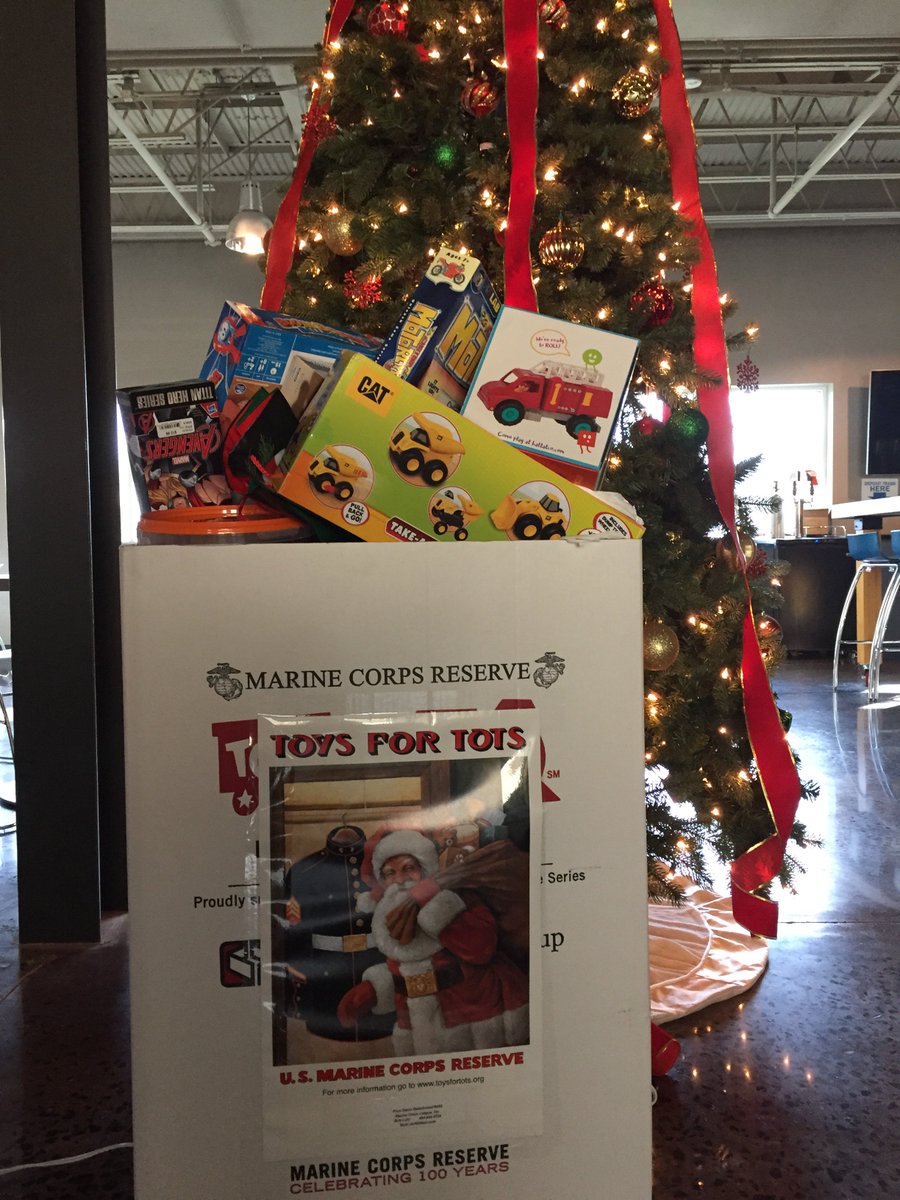 StreamCompanies's tweet image. We’re so excited to be sending a sleigh full of toys over to #ToysForTots! Happy Holidays! 🎁🎄