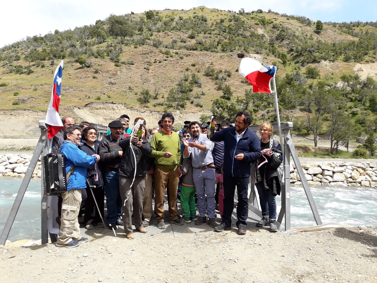 Inauguración puente río El Maitén en sector Las Horquetas, "Todas las obras que se han podido realizar en este Gobierno, tienen que ver con el foco que pone la Presidenta Michelle Bachelet, que son las personas" María Rivera, Gobernadora