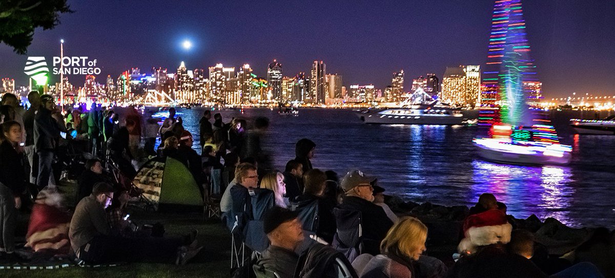 portofsandiego's tweet image. Did you miss the San Diego Bay Parade of Lights last Sunday? Did you love it so much you HAVE to see it again? You're in luck! It's happening again this Sunday 12/17 at 5 p.m. facebook.com/pg/usa.portofs…