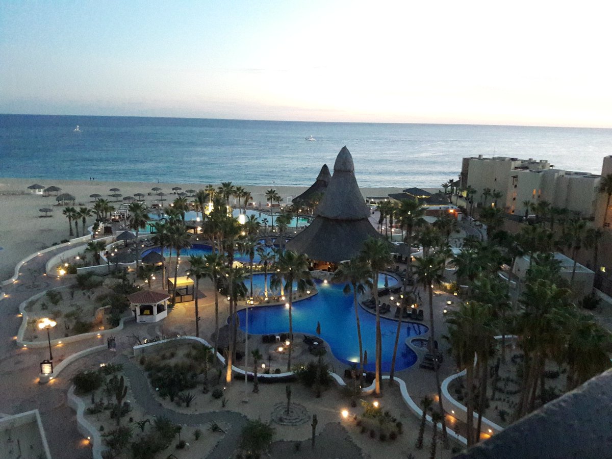TravelVamos's tweet photo. we took a quick weekend trip to Los Cabos. it was very relaxing 😉 #vacation #loscabos #Beach #WinterVacation https://t.co/udPyQYFbPu