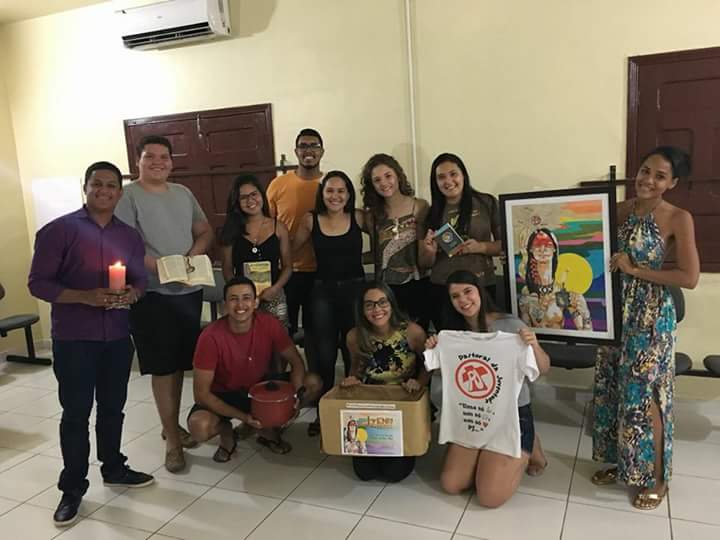 PJDioceseRB's tweet photo. A equipe local de alimentação do Encontro reuniram-se nesta terça, 12, na paróquia São Sebastião, para tratar sobre as atribuições da equipe, horários, cardápio e muito mais.
#Alimentação #VaiTerBaixariaNoAcre #VemTodoMundo #ENPJ https://t.co/sJhxieziLA