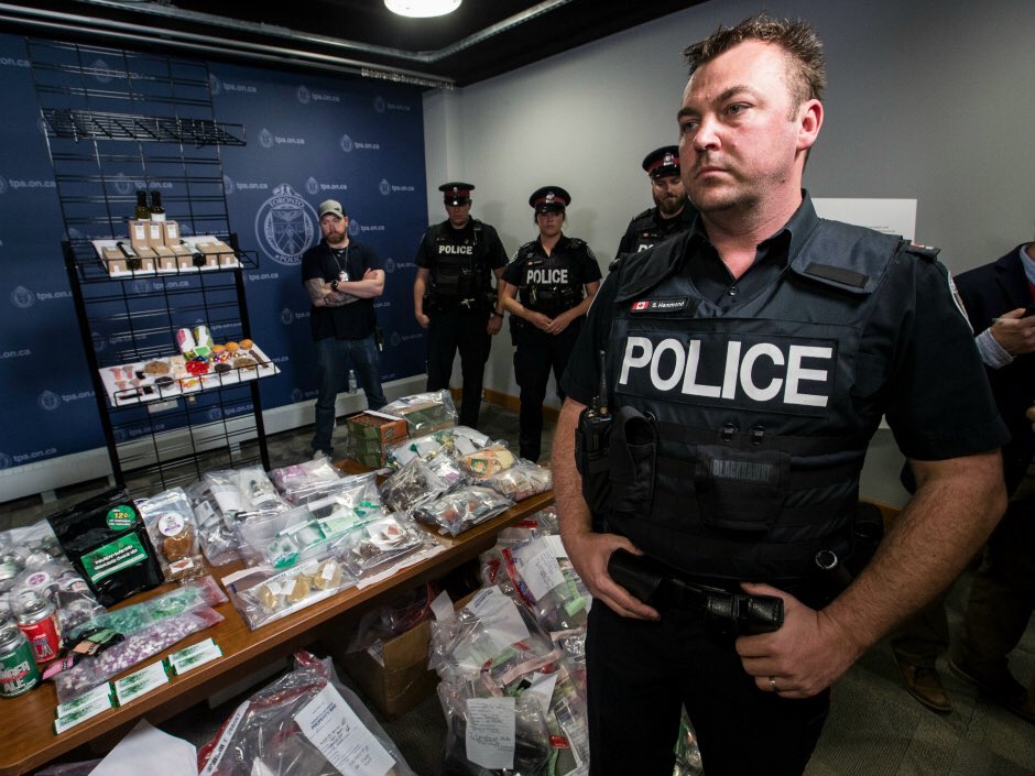 JodieEmery's tweet photo. If you had the choice, who would you buy legal cannabis from?

Ex-cops, ex-narcs &amp; politicians who opposed legalization &amp; used unjust laws to ruin lives?

Or advocates, pioneers &amp; prohibition victims who led the movement for legalization &amp; challenged unjust laws to save lives? https://t.co/oWCeVkTXWv