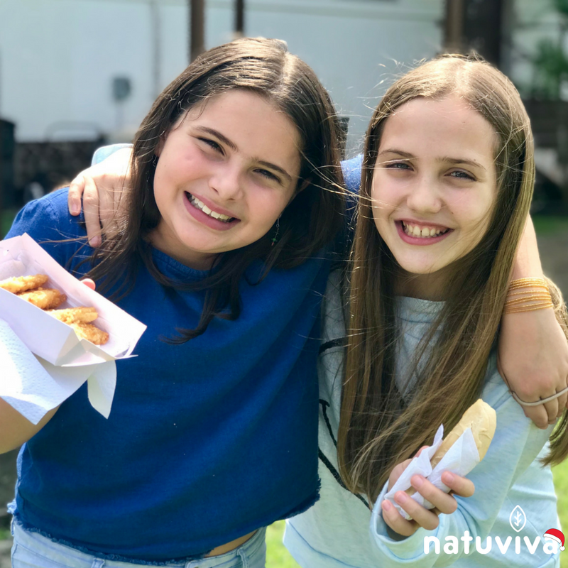 Natuvivapty's tweet photo. ¡Felicidades a nuestros estudiantes por completar otro año más! A los graduandos, les deseamos muchos éxitos en esta nueva etapa. 👩🏽‍🎓👨🏽‍🎓 Los vamos a extrañar. Modo vacaciones 🔛. 
#natuviva #comidaescolar #panama #colegiosanagustin #somoscrp #balboaacademy https://t.co/aAAoHG3qvW