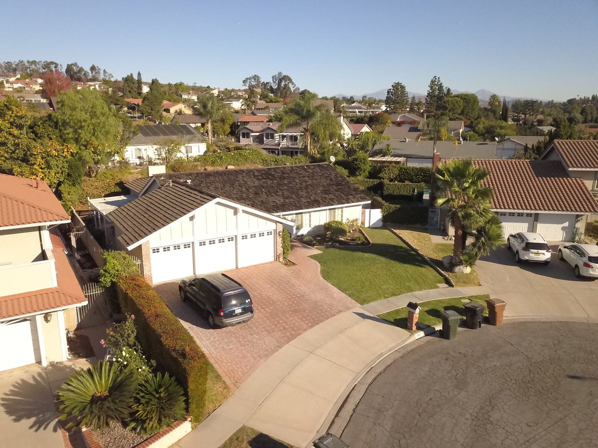 LarkAerial's tweet photo. #realestate #Realtors #Fullerton #california #aerialphotography a picture is worth a thousand words. https://t.co/DaWJ5f79sy