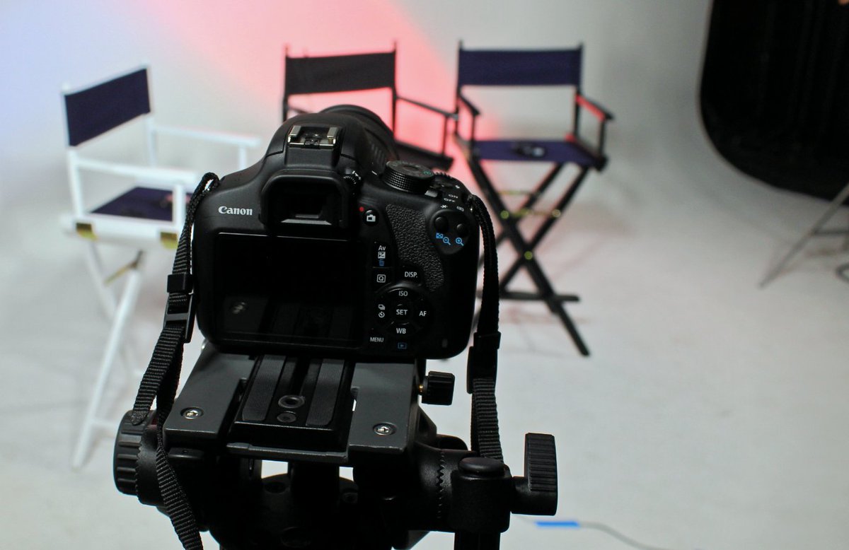 thereeldownload's tweet photo. Preparing the set is half the fun, then the time comes to get Reel. 🎥 🎤#TheReelDownload #Talkshow
.
.
.
.
#Atlanta #BigPictureCon #Students #FilmFestivals #TVNetwork #TV #GPB #Media #Film #Industry #Tech #Set #Cameraoperators #Interviews #Filmstudio #Directors https://t.co/0chabOCo3K