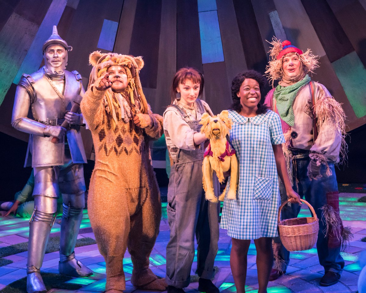 crucibletheatre's tweet photo. We're off to see the Wizard - the wonderful Wizard of Oz! We officially open in less than an hour! Good luck and break a leg to all the cast and crew. 🌈#WizardofOz  🌈 https://t.co/ceBubyhPsZ