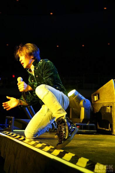 1111everywhere's tweet photo. Happy #WokstahWednesday 😁 @arnelpineda is the #UltimateFrontman https://t.co/WN5DiIFapN