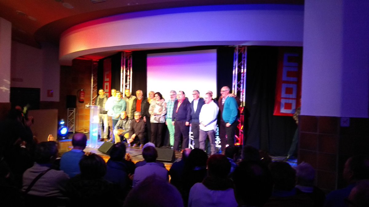 Sonieta_Garcia's tweet photo. @CCOOAragon homenaje a sus afiliados y afiliadas que llevan 25 años de compromiso con la sociedad y la lucha obrera #CCOOseMueve  #PremioCompromiso https://t.co/9JXwIVog8x