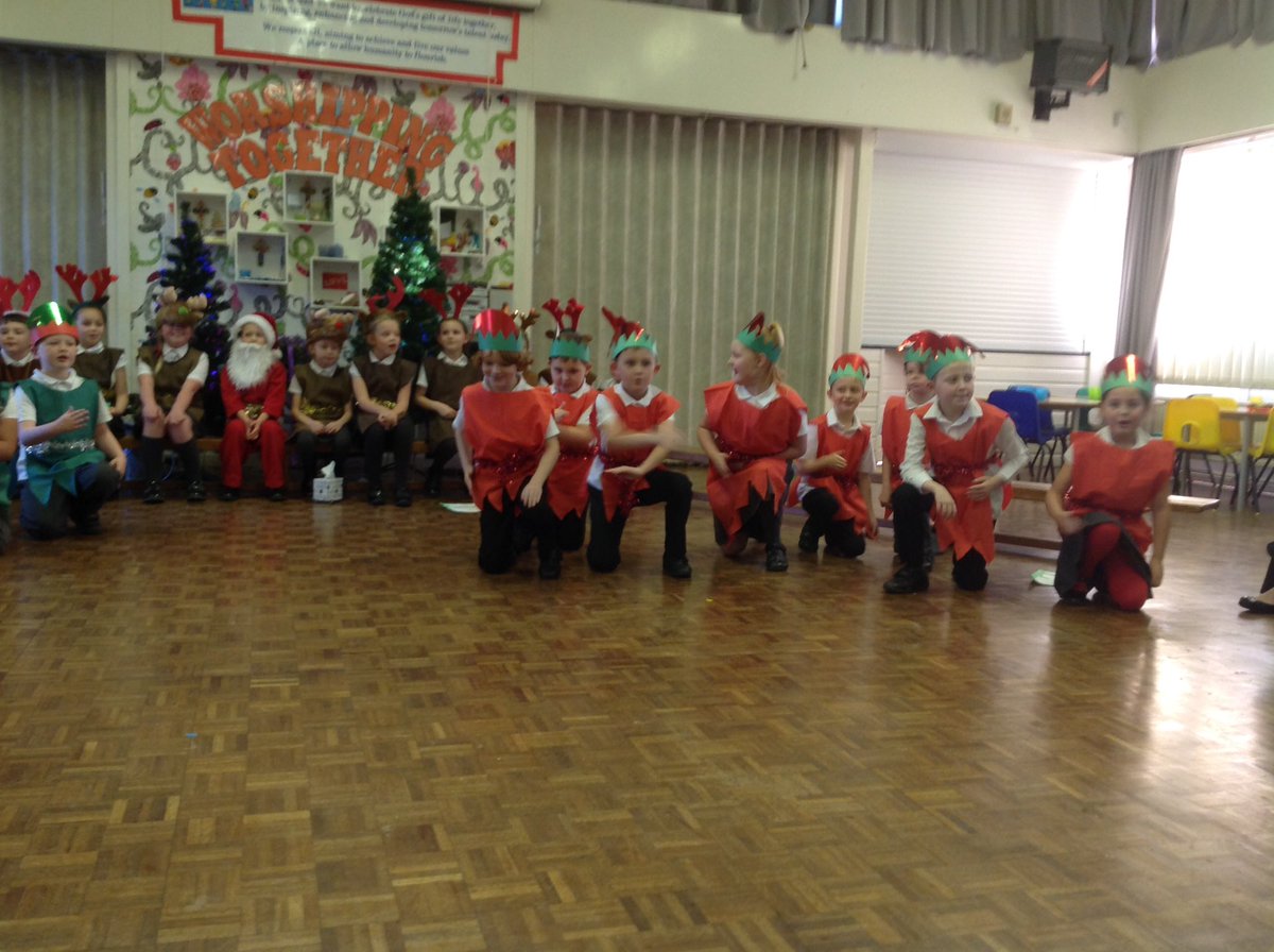 stleoss's tweet photo. A great performance of Ralph the Reindeer on Tuesday. Well done Year 3! https://t.co/tOCPGZRslR