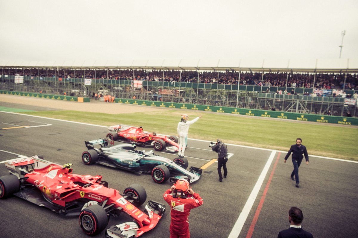 Just magic... <a href="/LewisHamilton/">Lewis Hamilton</a> takes POLE at <a href="/SilverstoneUK/">Silverstone</a>! 

🙌 if you were in the crowd! #FollowTheStar 🇬🇧 #BritishGP