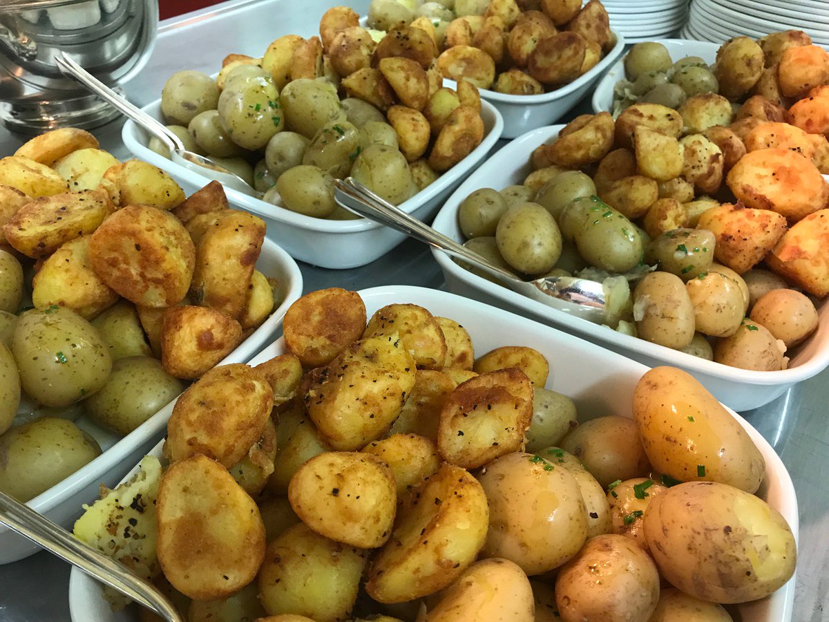 SideBySideCA's tweet photo. What's everyone else having for dinner tonight? #welovefood #SidebySideCA #dinnertime! https://t.co/YtJlnhPeZs