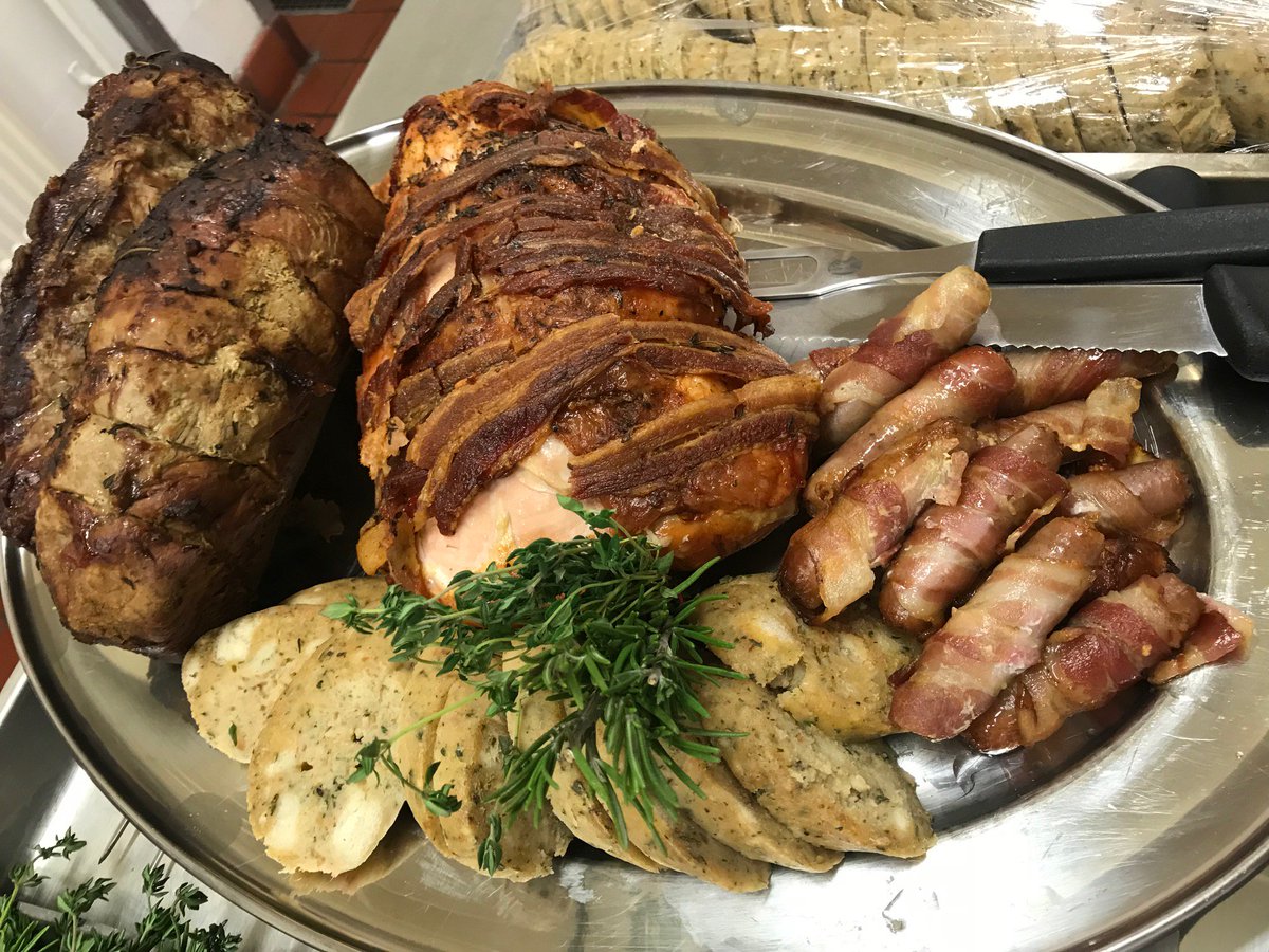 SideBySideCA's tweet photo. What's everyone else having for dinner tonight? #welovefood #SidebySideCA #dinnertime! https://t.co/YtJlnhPeZs