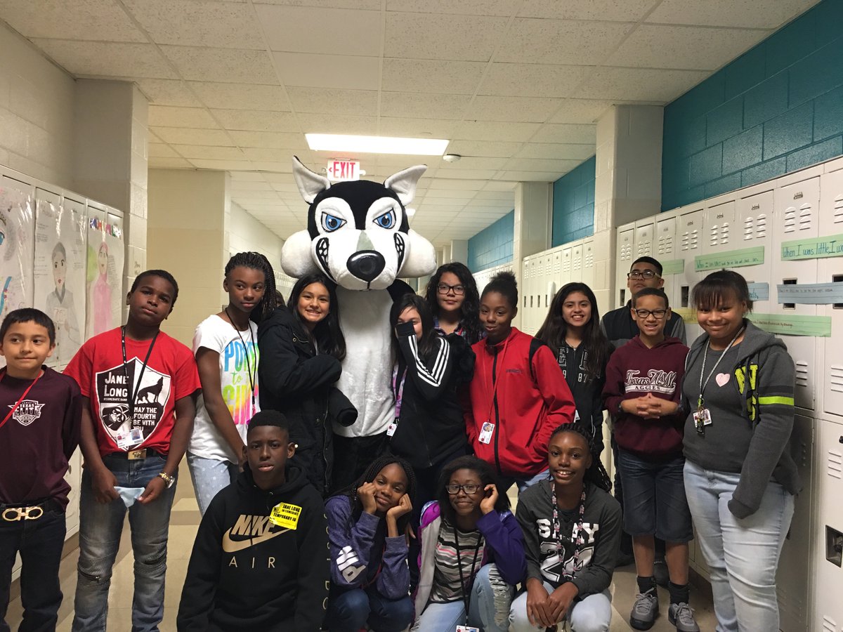 The Lobo visited classrooms today to spread a little cheer!!! <a href="/BryanISD/">Bryan ISD</a>Sup @BryanISD #tellthestory