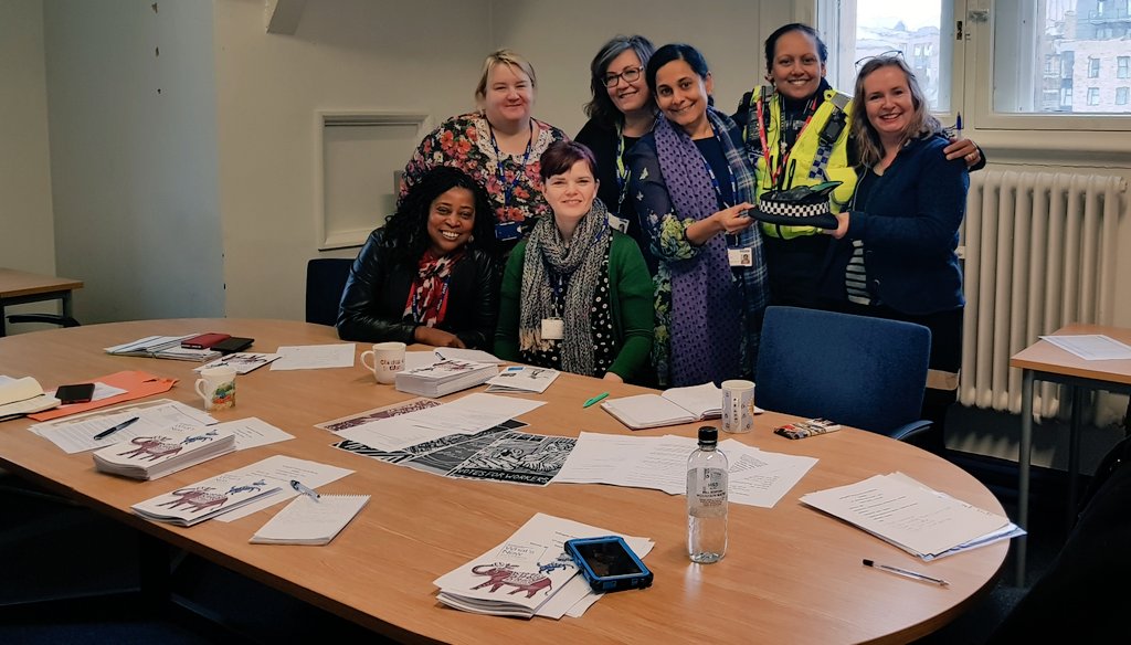 WYP_SaferBD's tweet image. This is team🤹‍♀️
International Women's Day  Bradford🌞
Early planning to discuss how partnership working will aid in showcasing this event in 2018. The team are keen to attract support district wide. Super excited🌞
@kersten_england
@rskdance2011 
#peaceforprogress 🕊🕊