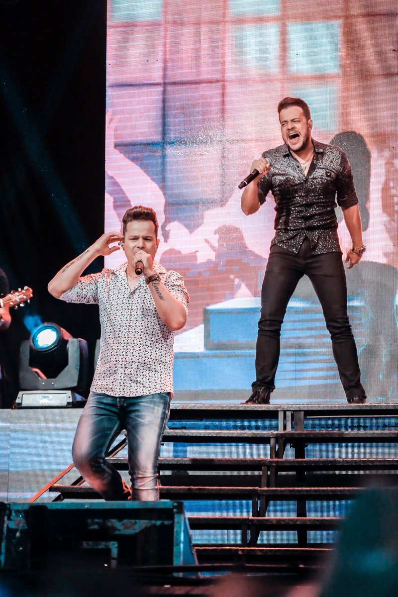 JNeFoficial's tweet photo. Logo mais tem show em Brasília/DF  💥 💥 💥 #RaparigaNão #TourEmSintonia https://t.co/umIG7RZ4Mc