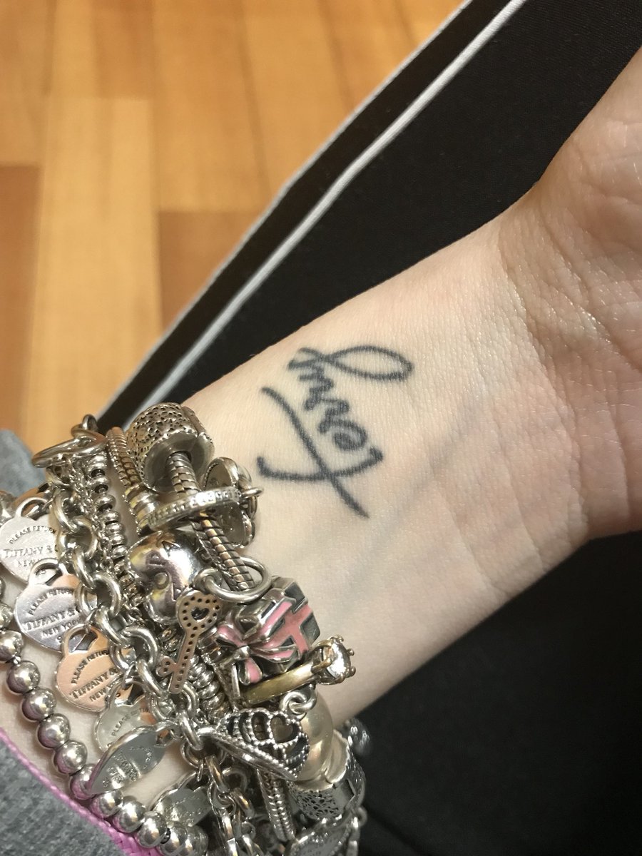 GiadaGrassi1's tweet photo. Mi manchi sempre ma oggi un po’ di più. 

“..è per te il 13 dicembre..”🎈 https://t.co/LkMyyzzOiE