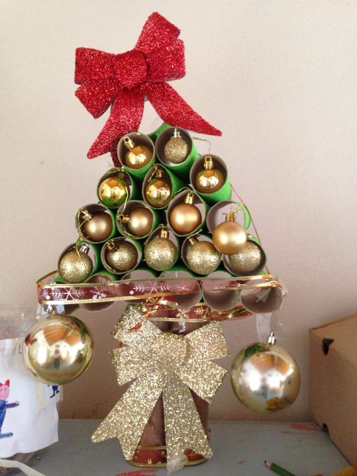 Petisos's tweet photo. Preparando todo para la Navidad 🎄🤶🏼🎅🏻🤶🏼🎅🏻 gorros, duendes y hasta hicimos nuestro propio pinito para casita abierta! https://t.co/egQc86vA6n