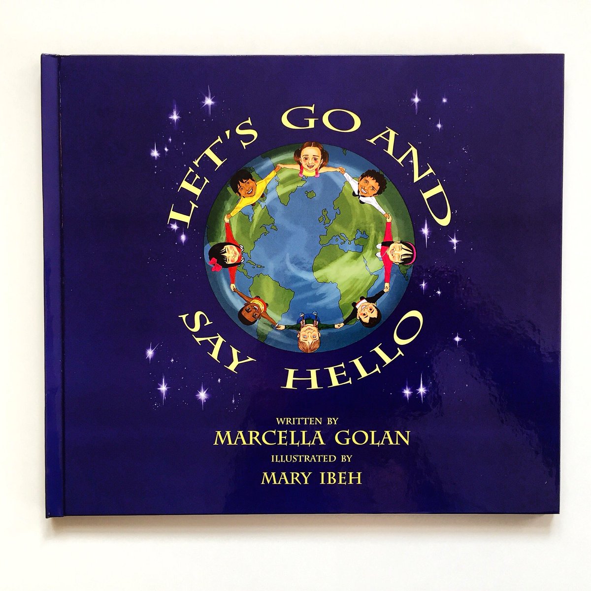 *CHRISTMAS GIVEAWAY* 🎁🎁

Win a signed copy of Let’s Go and Say Hello! Follow us and #RT this tweet to be in with a chance, closes Sunday 5pm. Winner will be chose at random and the book mailed first class on Monday! 

#bookgiveaway #kidslit #picturebook #kids #mums #parenting