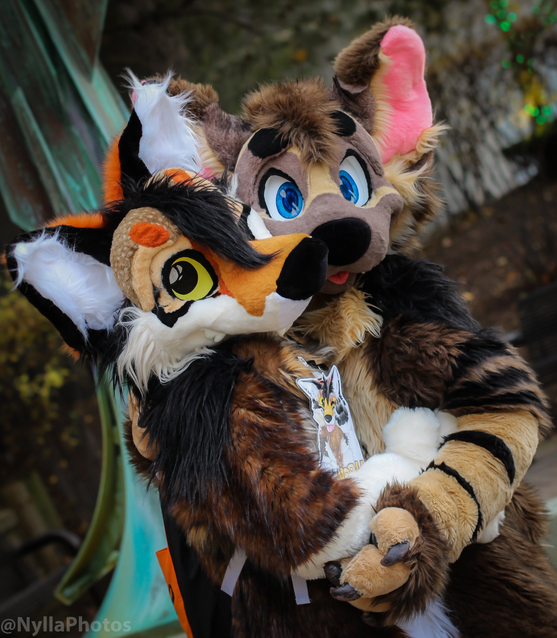 “Fursuits @Tundru_DireWolf @ElectronicBird , Made by @morefurless Photo by ...