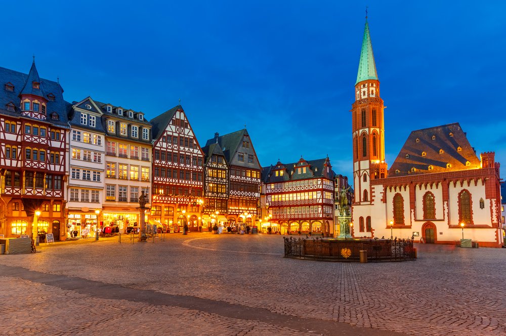 Have you entered to win flights for two to either Frankfurt or Munich with <a href="/lufthansa/">Lufthansa</a>? Just follow us &amp; retweet for your chance to win. #DUBLufthansa