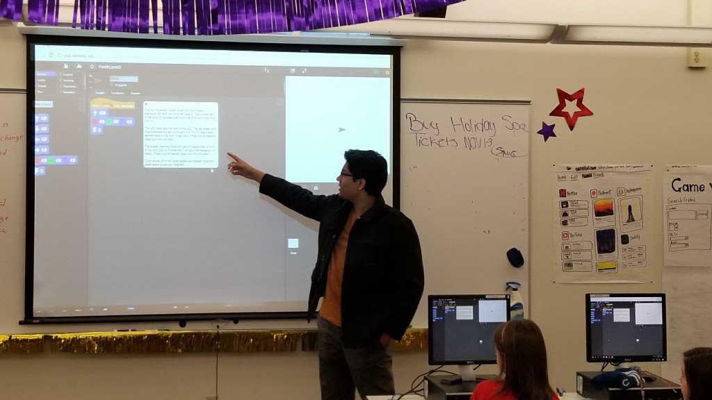 CHSCodeChange's tweet image. Hour of Code Volunteering – 12/8/17 chscodeforchange.wordpress.com/2017/12/13/hou…