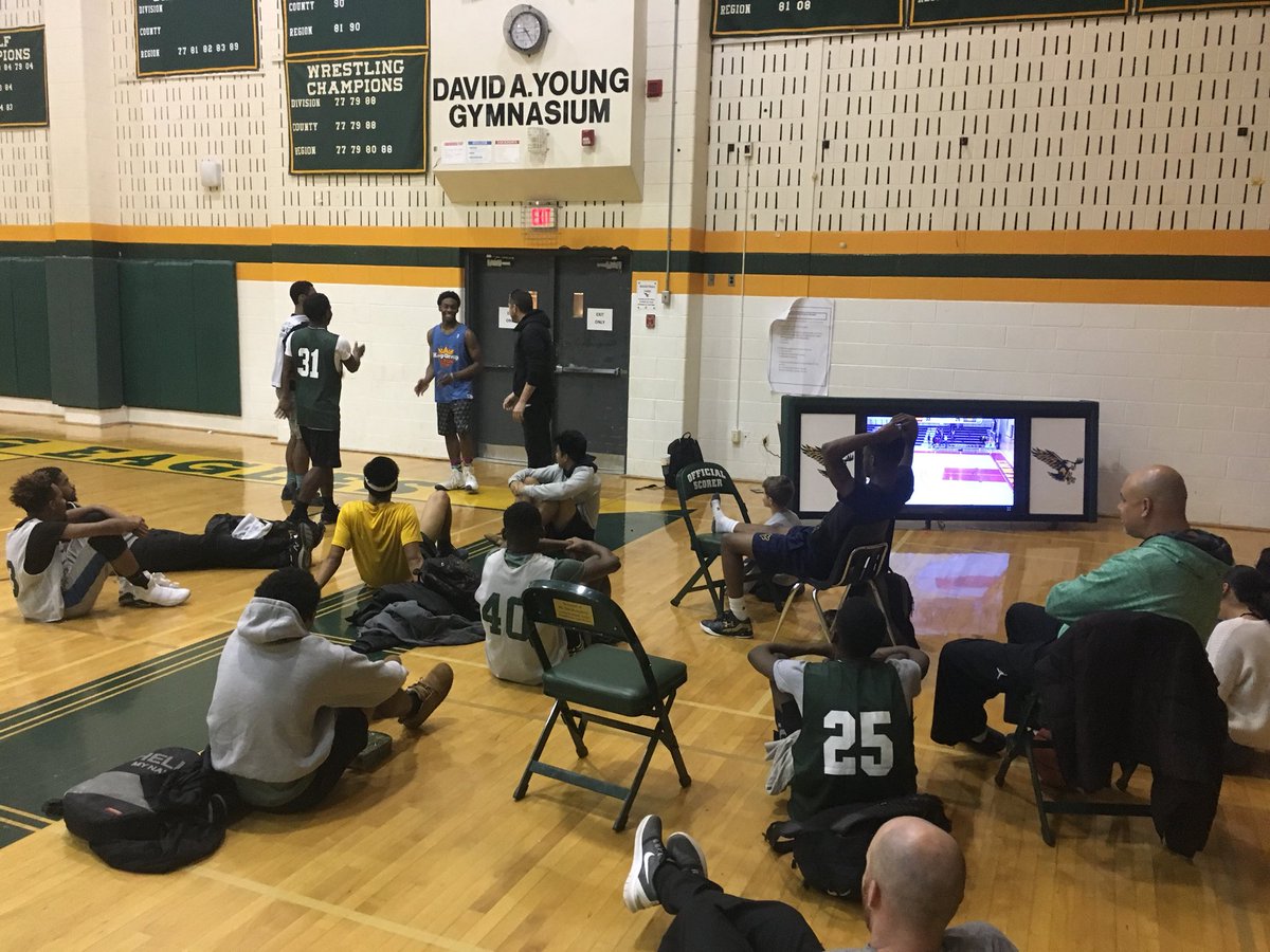 Grateful for <a href="/ABradley5/">Adam Bradley💰</a>. He has made a major impact on our <a href="/SV_BoysBball/">Seneca Boys Bball</a> program. #LeadEmUp is the real deal