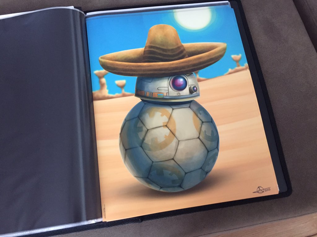 tea_outon's tweet photo. Sigo en la locura pero ya tengo listas las impresiones para este fin de semana en la #ECOM2017 donde estrenaré este print de BB8 charro 😎 https://t.co/qozwZRSish