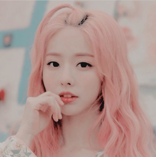 idolsonpsd's tweet photo. 🐰 Vivi ; Loona https://t.co/6GJMxBVcMz