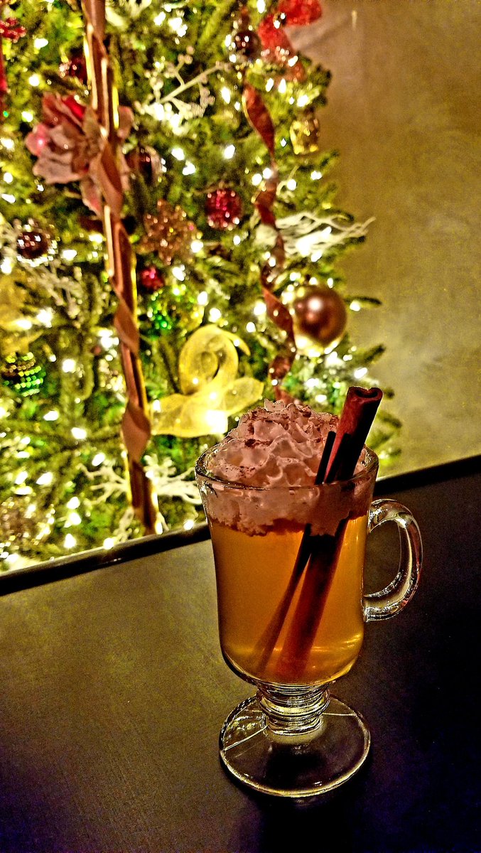 alchemylincoln's tweet photo. Holiday cheer and butter beer! Our seasonal menu is officially here! #isitalchemy? https://t.co/vm1mF0D7oR