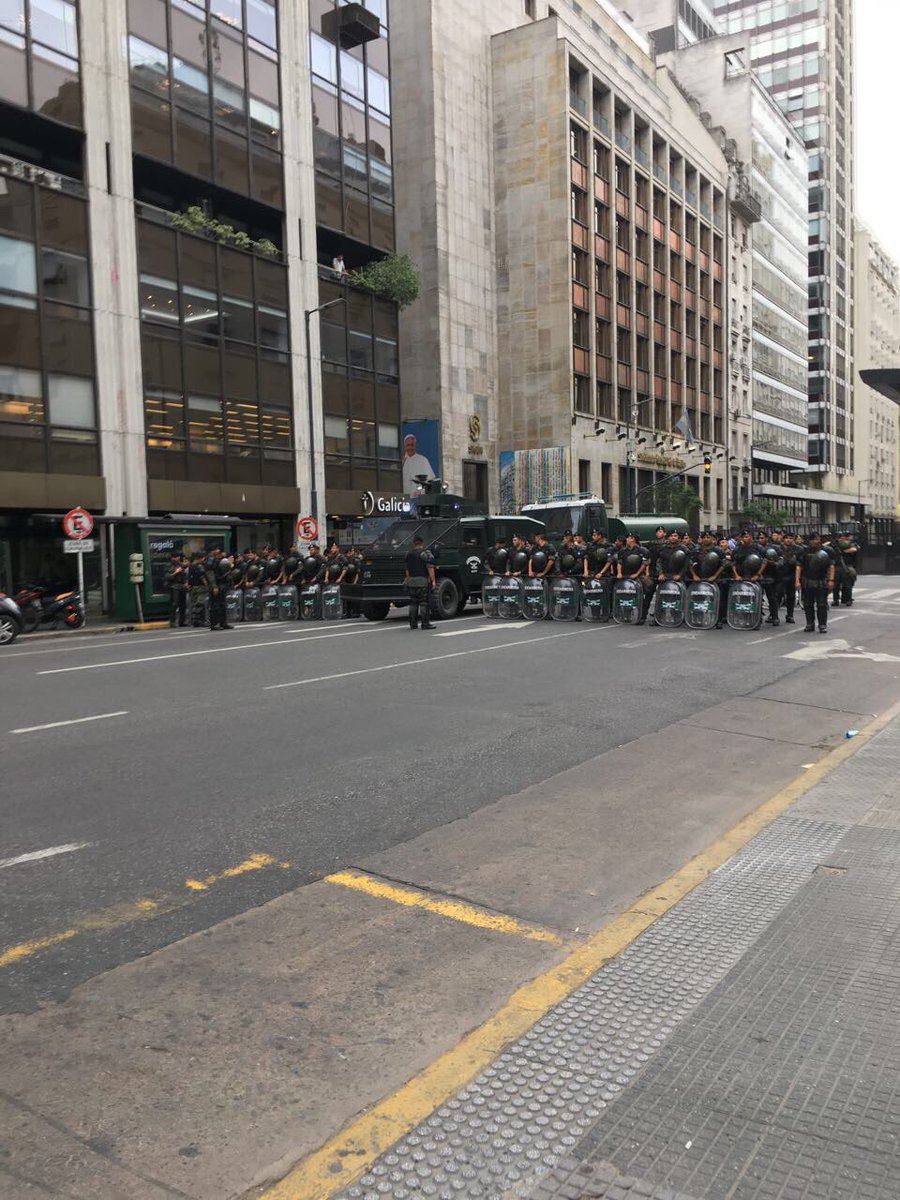 panroque1's tweet photo. Una tarde cualquiera en Buenos Aires https://t.co/rNkrTlJ5VS