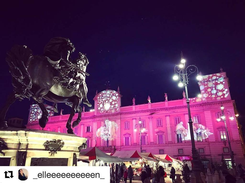 Ma la bellezza di #Piacenza sotto Natale? 🎄 Grazie a @_elleeeeeeeeeen_ 👏🏻👏🏻👏🏻 #igerspiacenza #igersemiliaromagna #igersitalia ift.tt/2Bj6rJ9