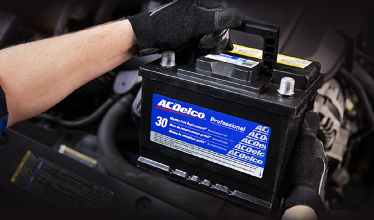 robsautocenter's tweet image. Get those batteries tested now that the weather is getting much colder! We&apos;ll test it for free! #Robs #robsautocenter #Batteries
