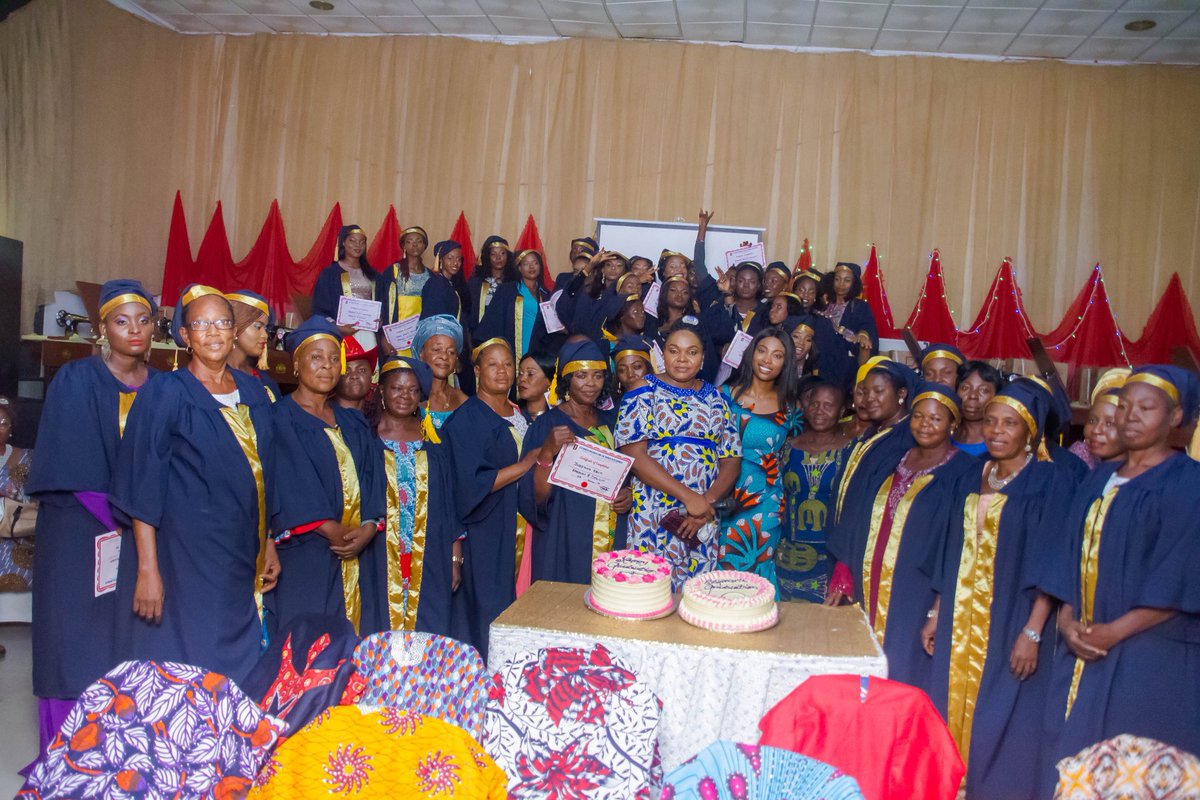 bolanleolukanni's tweet photo. Graduates!! 35 new dress makers , 24 make.up artists and 11 caterers . #Praisebetothemosthigh #Skillsacqusition https://t.co/OIc5bgb0lx
