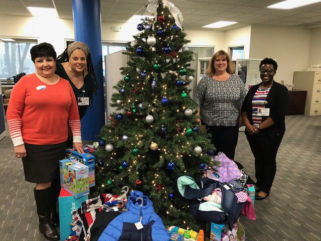 PremierFCU's tweet photo. Sending a special thank you to all of our members for supporting our fundraising efforts all year long. Your kindness and generosity helped make this possible. 🎄 🎁 😊 #premierfcucharitycommittee #familyserviceofthepiedmont #coneelementary #peoplehelpingpeople https://t.co/Hgb20Co4aL