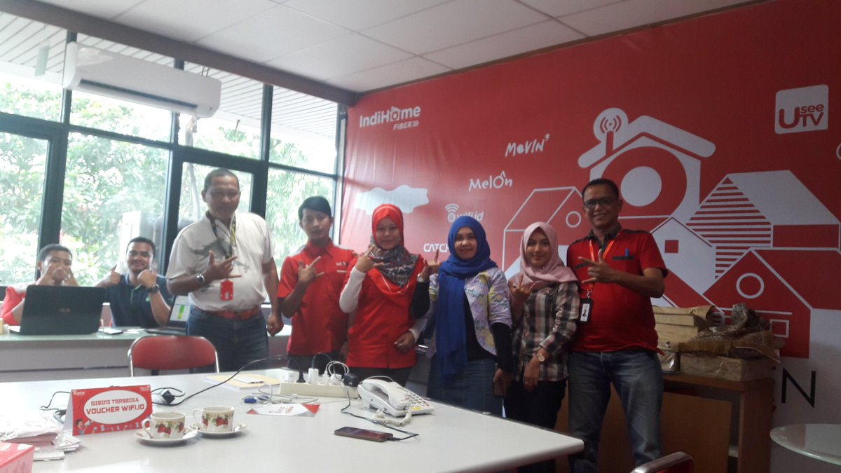 budiku12's tweet photo. Leader Talk Value : Mgr HS Banten ATB, Kawal Input by MI, dorong Status RE, buat lap sales harian.
#livingthetelkonwaytreg2 
#livingthetelkomwaybanten https://t.co/4t3cnyQvIw
