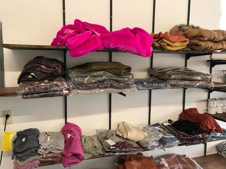 vintageleopard's tweet photo. OPEN TO STOP BY &amp; SHOP! 

Tons of new bracelet sets three shelves of sale stuff only $10 &amp; $20 

Plus all Christmas shirts are only $20 today! 

316 NE 6th street Buffalo OK 73834 https://t.co/bx28ZXZlFO