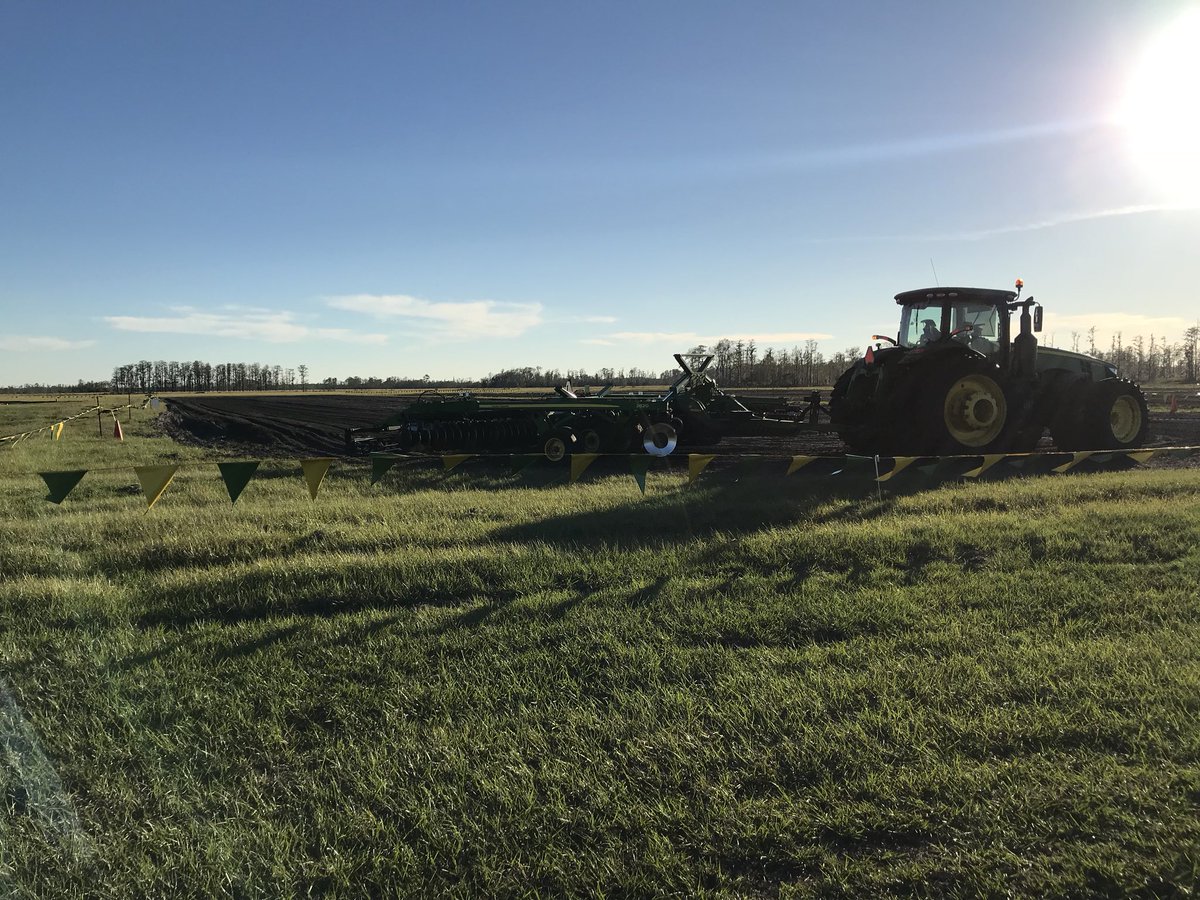 RDOErinH's tweet image. Spent my morning with #harvestsolutions and this afternoon with #Tillage at the #LAIS18