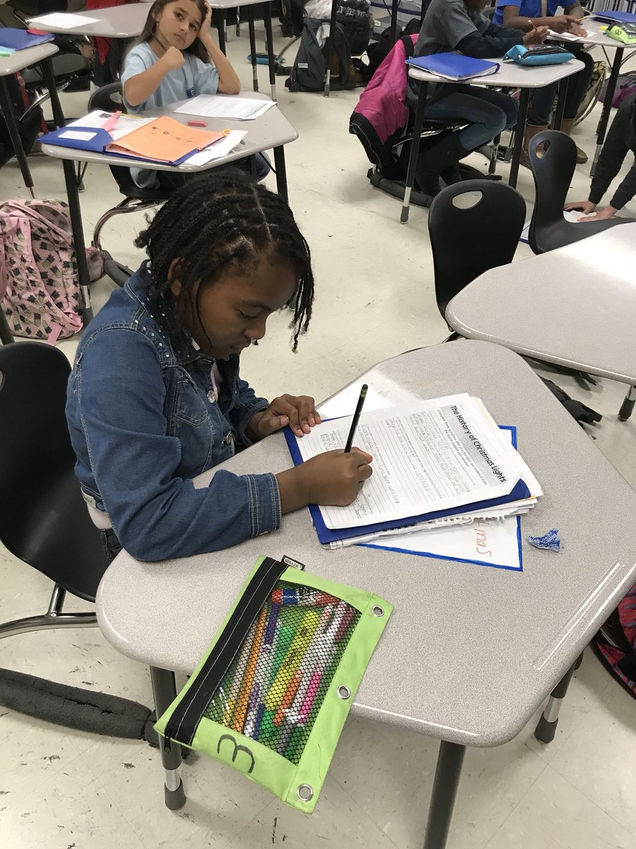 krischapman28's tweet photo. Using our time wisely at the end of the day to work on homework! #learningresponsibility  @LMESTigerNation @suptking https://t.co/hq861m7Tix
