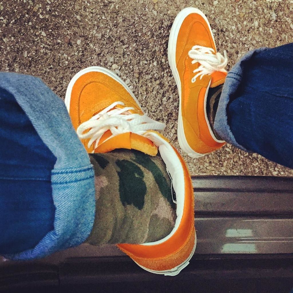 hapsxo's tweet photo. Somos mitad #caballeros // #sf #sfstyle #ootod #outfitfromabove #lookingdown #dailystyle #stylegram #mystyle #kotd #kicksoftheday #streetstyle #styleblog #vans #ourlegacy #halfcabs #onfeet #strictlywaffles #industryofallnations #selvedgedenim #cleanjeans… https://t.co/2lHAZV4kJY https://t.co/KgrrxpThKf