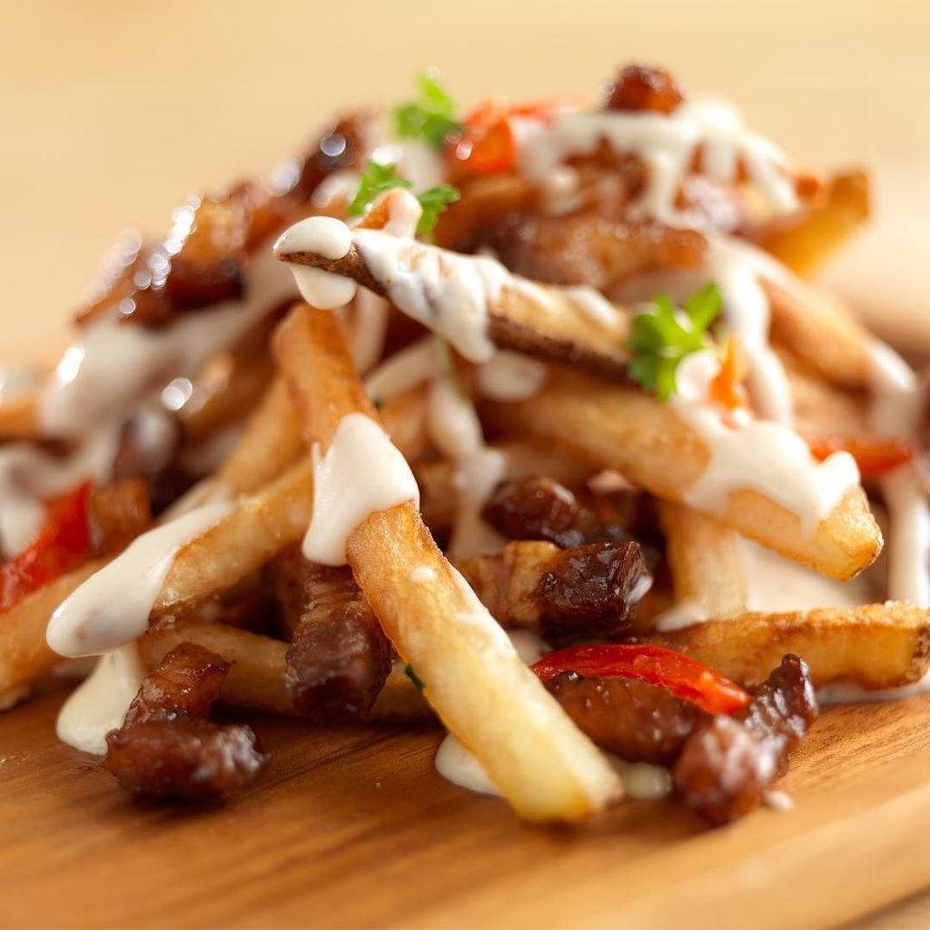 KansasPork's tweet photo. What else would you add to these pork belly fries?

#eatpork #eater #huffposttaste #buzzfeast #buzzfeedtasty #tastingtable #forkyeah #carnivore #foodandwine #mycommontable #eeeeeats #yahoofood #onthetable #foodgawker #meatcraft#f52grams #beautifulcuisines #thekitchn #buzzfee… https://t.co/lzBqpvNbWF