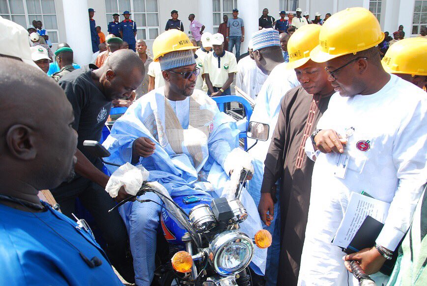 SBMediaOffice's tweet photo. GOVERNOR SANI-BELLO  REITERATES COMMITTMENT TO RURAL INFRASTRUCTURAL DEV.
... FLAGS OFF RURAL ROADS MAINTENANCE PROGRAM

Gov. Abubakar Sani-Bello has reiterated commitment to infrastructural development in rural areas in other to improve social economic activities in the state. https://t.co/bgYPxNPSkT